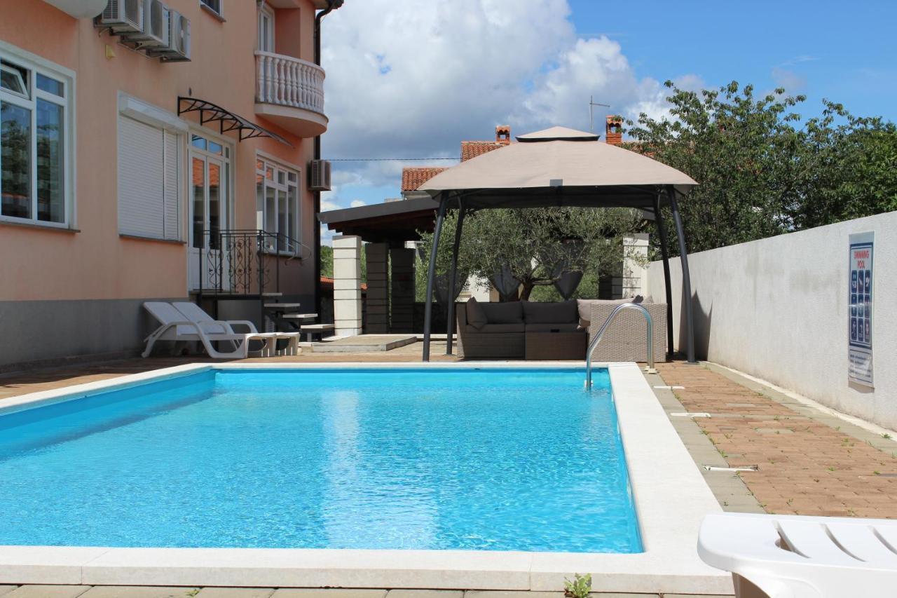 Apartments Kimm Poreč Eksteriør bilde